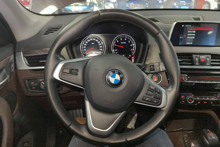 宝马X1 2018款 xDrive20Li 尊享型中控内饰13