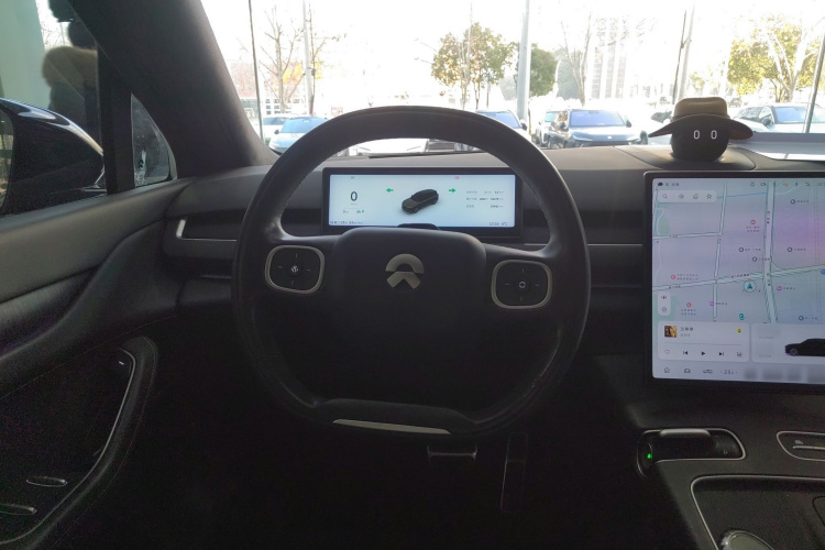 蔚来ES8 2023款 75kWh中控内饰13