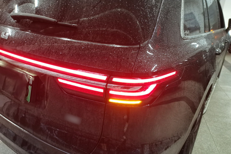 理想汽车 理想ONE 2021款 增程6座版车身外观9