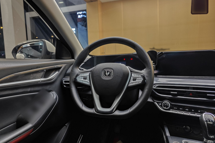 长安 逸动 2020款 PLUS 1.6L GDI 手动豪华型局部细节13
