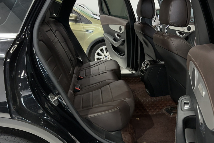 奔驰GLC 2021款 GLC 260 L 4MATIC 动感型中控内饰7004