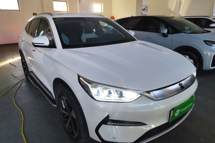 比亚迪 宋PLUS新能源 2021款 EV 旗舰型车身外观3