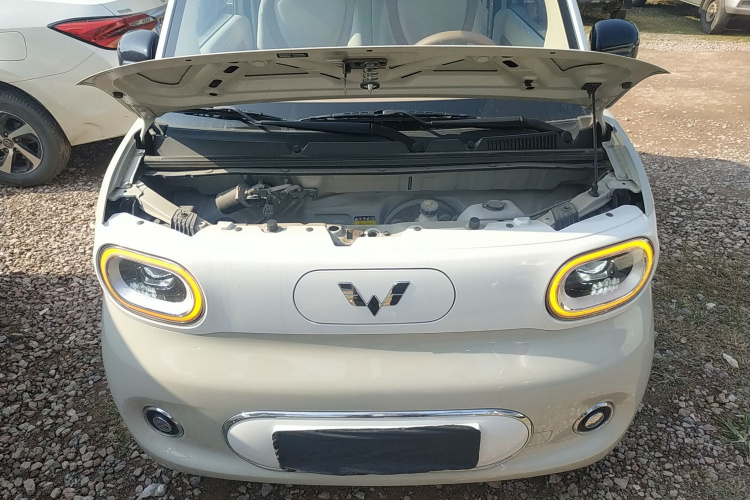 五菱汽车 宏光MINIEV 2024款 第三代 215km 进阶版机舱底盘24