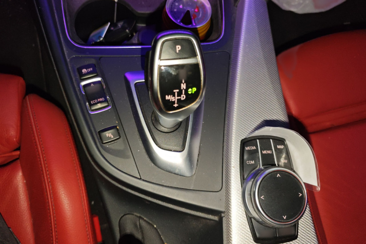 宝马3系 2019款 320i M运动套装局部细节18