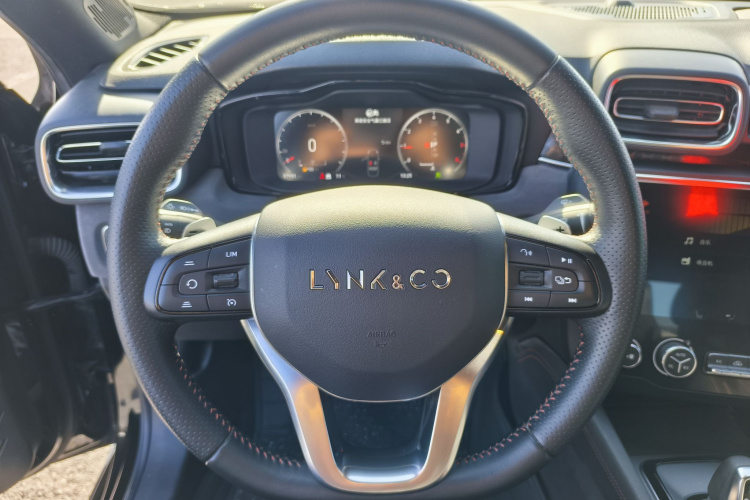 领克03 2019款 1.5TD DCT劲版 国VI中控内饰7007