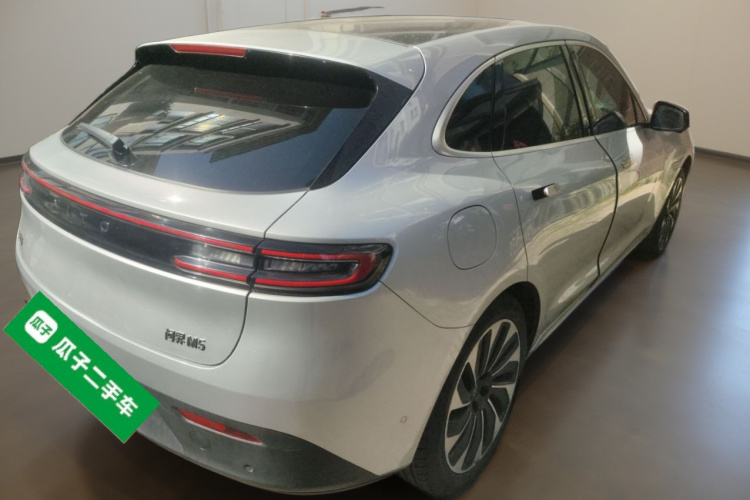 鸿蒙智行 问界M5 2022款 增程后驱标准版车身外观7