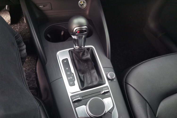 奥迪A3 2018款 30周年年型 Limousine 35 TFSI 进取型局部细节18