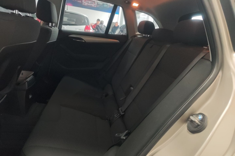 宝马X1 2013款 sDrive18i 时尚型中控内饰21