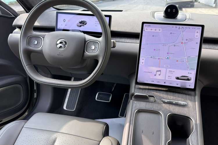 蔚来ET7 2024款 75kWh 行政版中控内饰7007