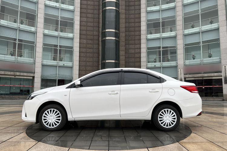 丰田 YARiS L 致享 2020款 1.5L CVT领先版车身外观4
