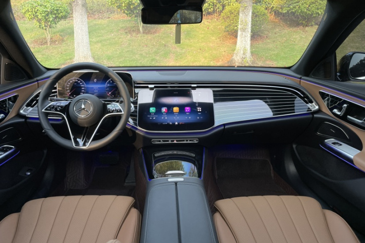 奔驰E级 2024款 E 260 L中控内饰7004