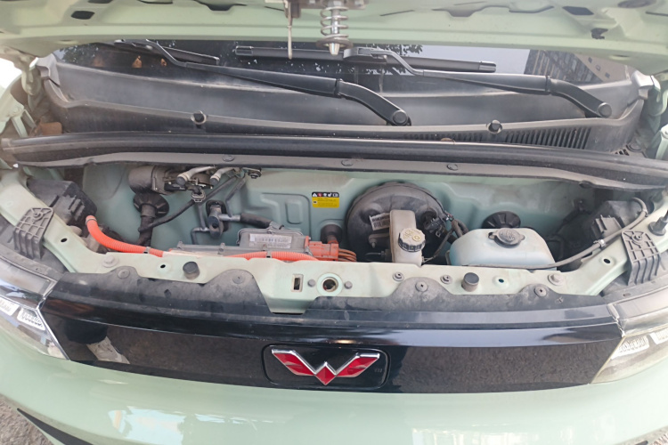 五菱汽车 宏光MINIEV 2021款 马卡龙夹心款 120km 磷酸铁锂机舱底盘24