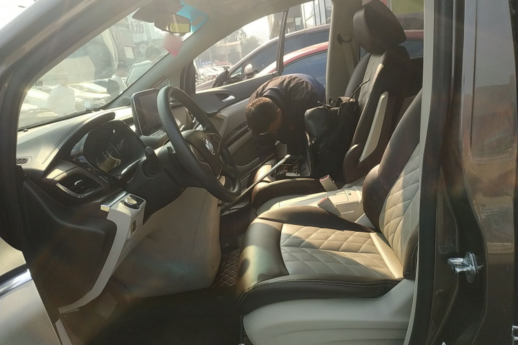 别克GL8 2023款 陆上公务舱 舒适型局部细节19