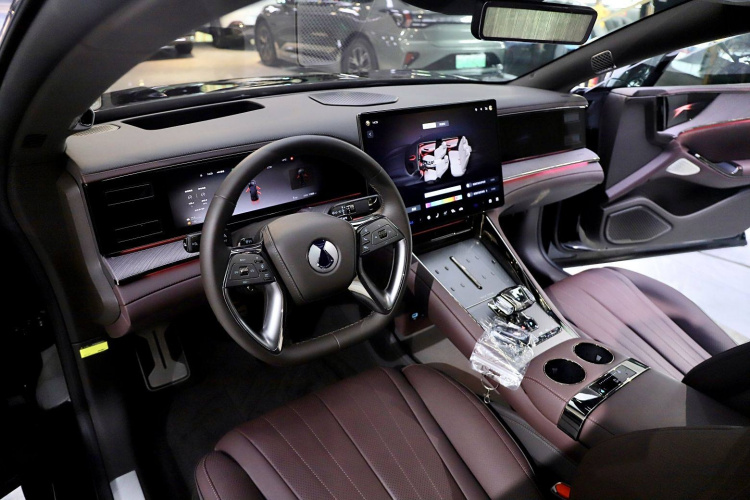 腾势Z9GT 2024款 1100四驱Max首发版中控内饰7008