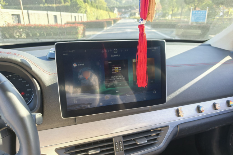 比亚迪 唐新能源 2018款 DM 2.0T 全时四驱智联创睿型 7座 国V局部细节16