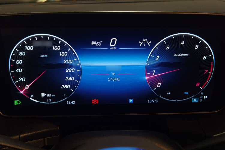 奔驰GLC 2023款 GLC 260 L 4MATIC 动感型 7座局部细节14