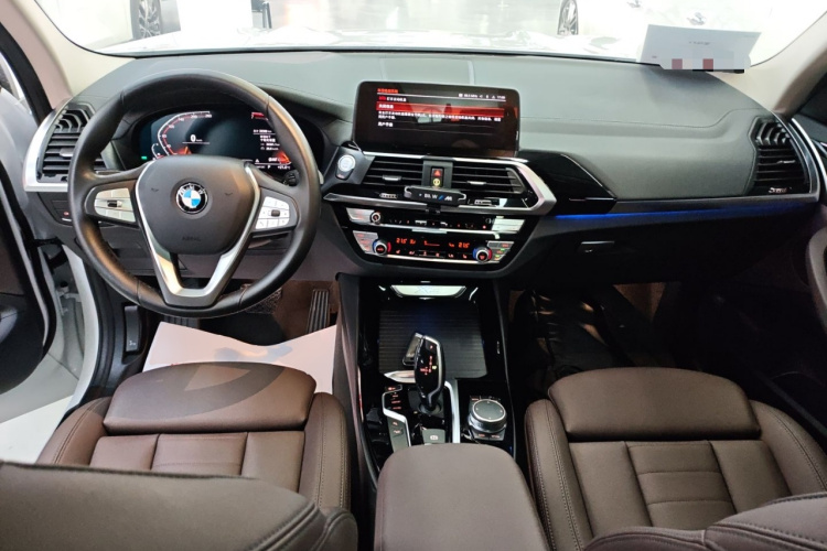 宝马X3 2021款 xDrive25i 豪华套装中控内饰12