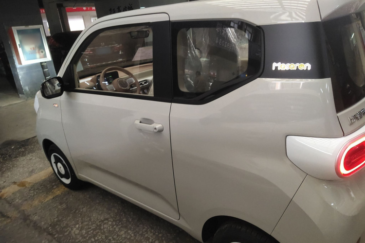 五菱汽车 宏光MINIEV 2024款 第三代 215km 青春版车身外观4