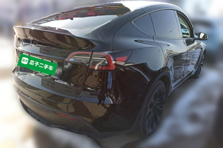 特斯拉 Model Y 2021款 标准续航后驱版车身外观7