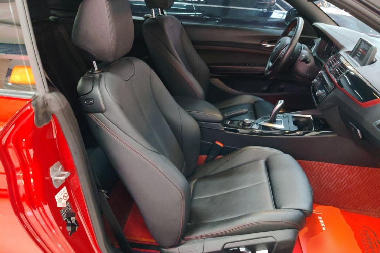 宝马2系(进口) 2019款 225i 敞篷轿跑车 运动设计套装局部细节41