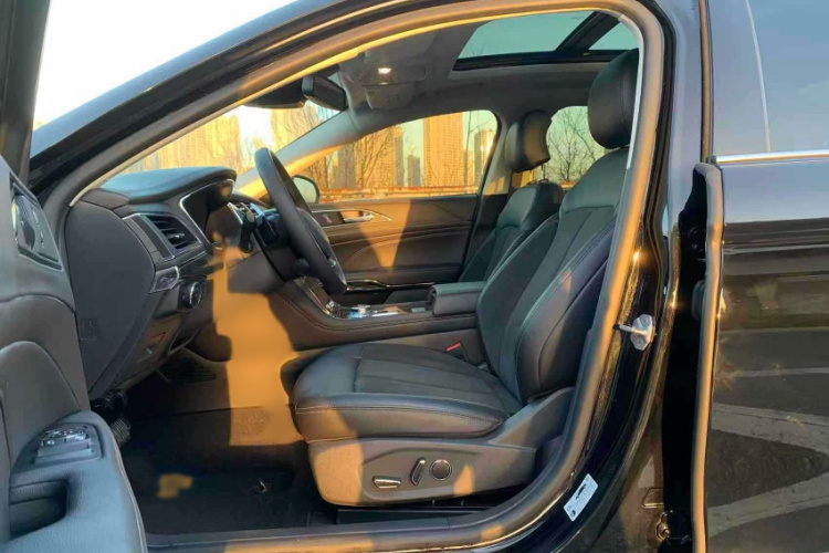 福特 金牛座 2019款 EcoBoost 245 悦享版中控内饰7004