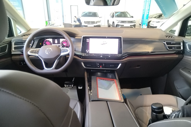 大众 威然 2024款 380TSI 尊贵版中控内饰12