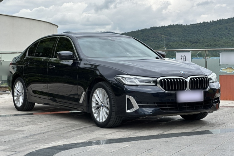 宝马5系 2022款 525Li 豪华套装车身外观6001