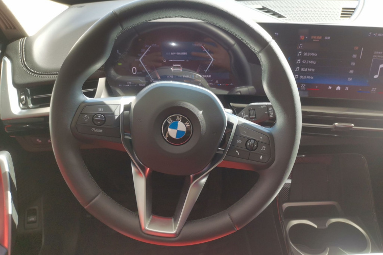 宝马X1 2023款 sDrive25Li X设计套装中控内饰13