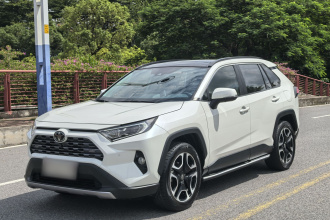 丰田 RAV4荣放 2020款 2.0L CVT四驱尊贵版
