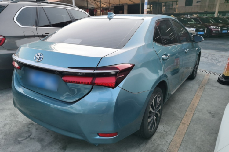 丰田 卡罗拉 2017款 改款双擎 1.8L E-CVT精英版车身外观7