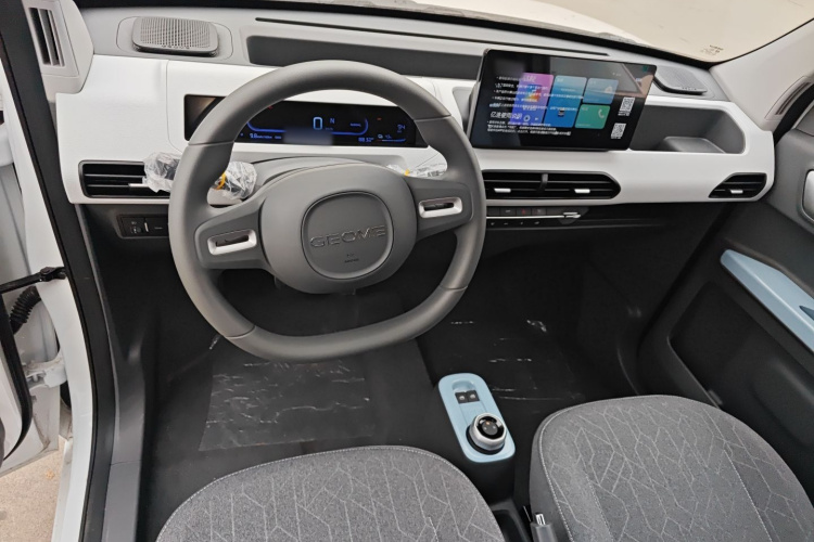 吉利银河 2024款 熊猫mini 200km 耐力熊中控内饰12