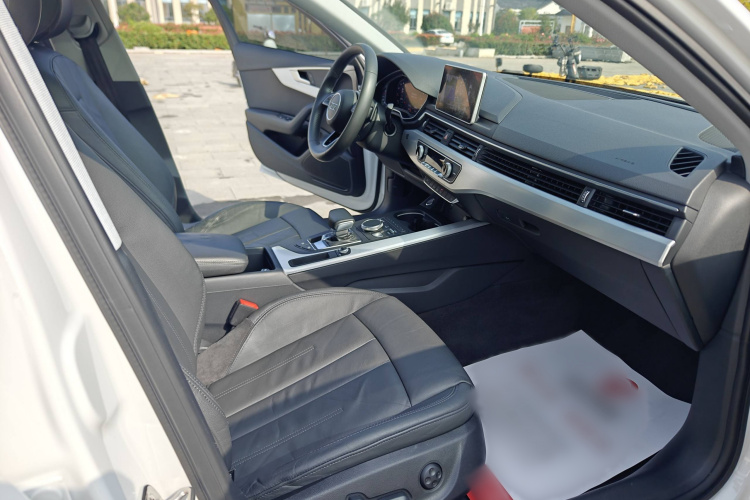 奥迪A4L 2019款 40 TFSI 时尚型 国VI局部细节9001