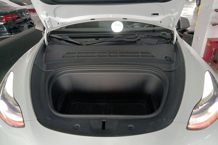 特斯拉 Model Y 2021款 标准续航后驱版局部细节24