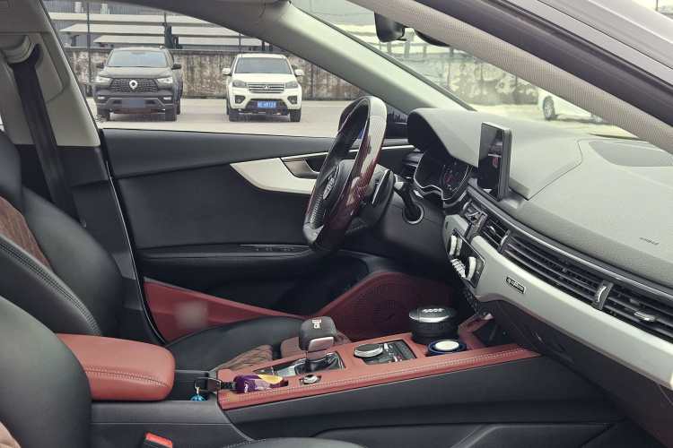 奥迪A5 2019款 Sportback 40 TFSI 时尚型中控内饰7008