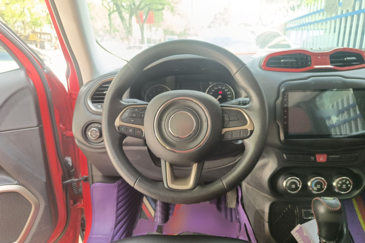 Jeep 自由侠 2016款 1.4T 自动高能版局部细节13