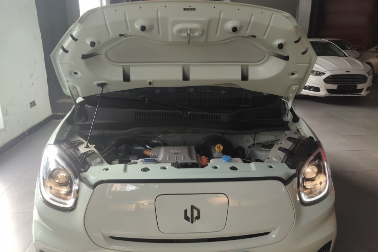 零跑汽车 零跑T03 2024款 403舒享版机舱底盘24