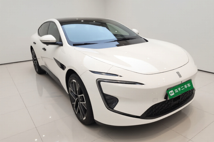 阿维塔12 2025款 Ultra增程版车身外观3