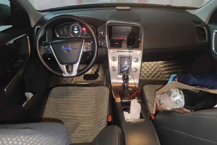 沃尔沃XC60 2017款 T5 智行升级版中控内饰12