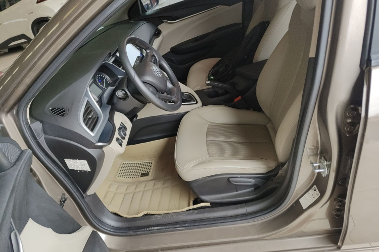 别克 英朗 2016款 15N 自动精英型局部细节19