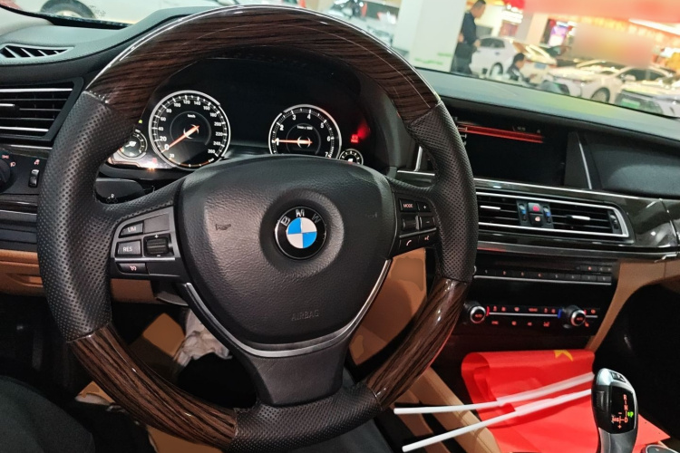 宝马7系 2014款 730Li 臻享型中控内饰7001