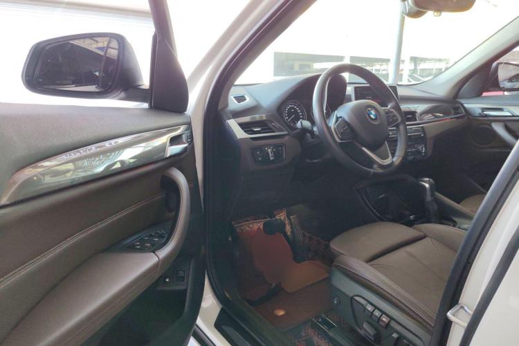 宝马X1新能源 2019款 xDrive25Le 里程升级版中控内饰20