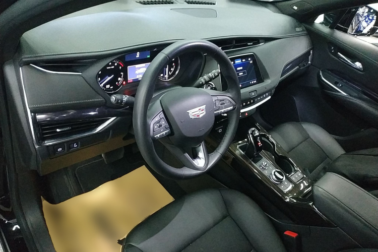 凯迪拉克XT4 2021款 28T 两驱技术型中控内饰13