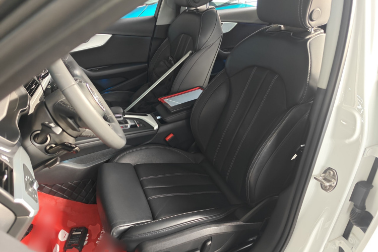 奥迪A4L 2023款 40 TFSI 时尚动感型局部细节19