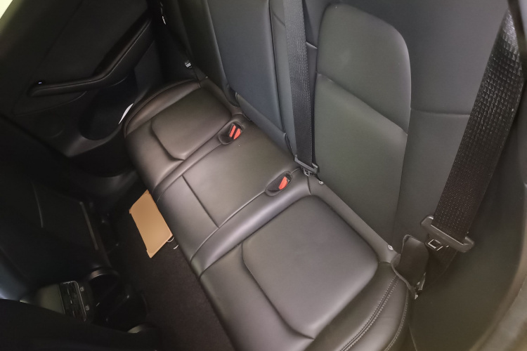 特斯拉 Model Y 2022款 后轮驱动版中控内饰21