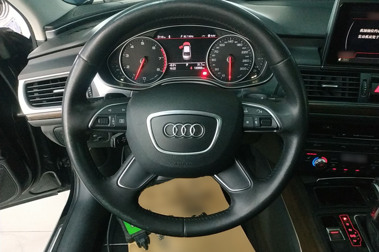 奥迪A6L 2015款 35 FSI quattro 舒适型中控内饰13