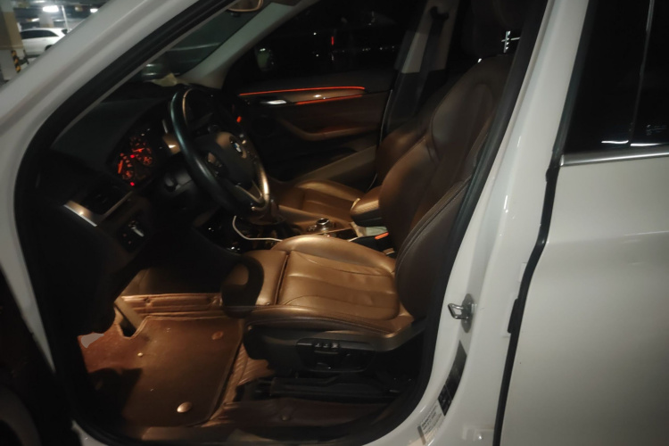 宝马X1 2018款 xDrive20Li 尊享型中控内饰19