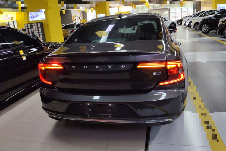 沃尔沃S90 2022款 B5 智逸豪华版车身外观6004