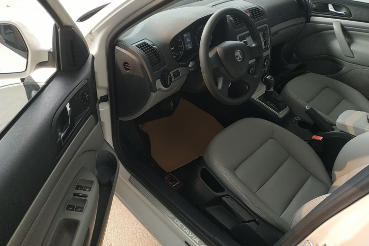 斯柯达 明锐 2014款 1.4TSI DSG逸俊版中控内饰20