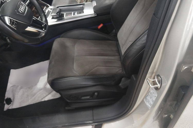 奥迪A6L 2022款 40 TFSI 豪华动感型局部细节19