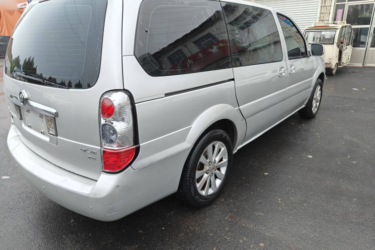 别克GL8 2014款 2.4L 舒适版车身外观6004